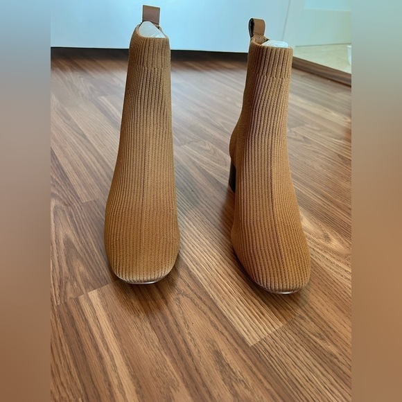 Everlane Toffee Knit Glove Boot - Picture 4 of 16